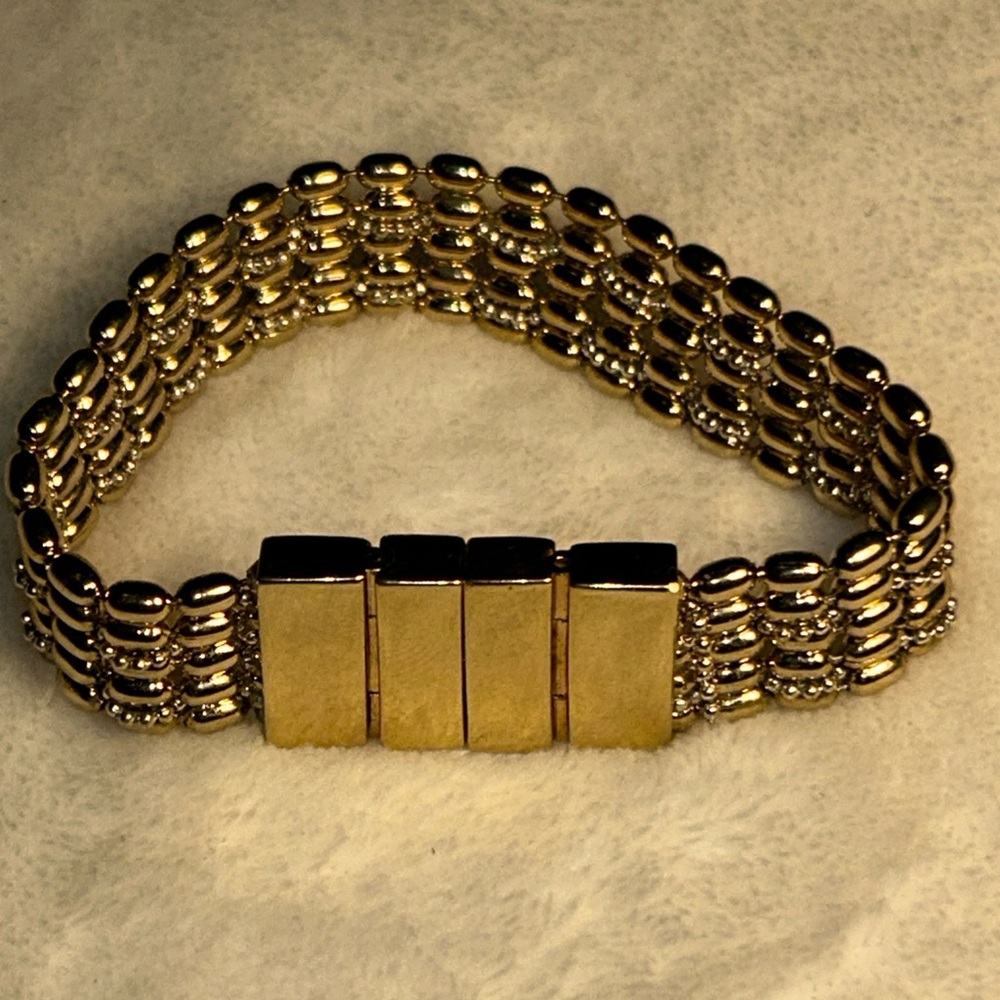 Vintage Monet Gold Tone Link 7” Bracelet W/Magnetic Clasp